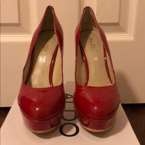 Red platform heels - Picture 2 of 3
